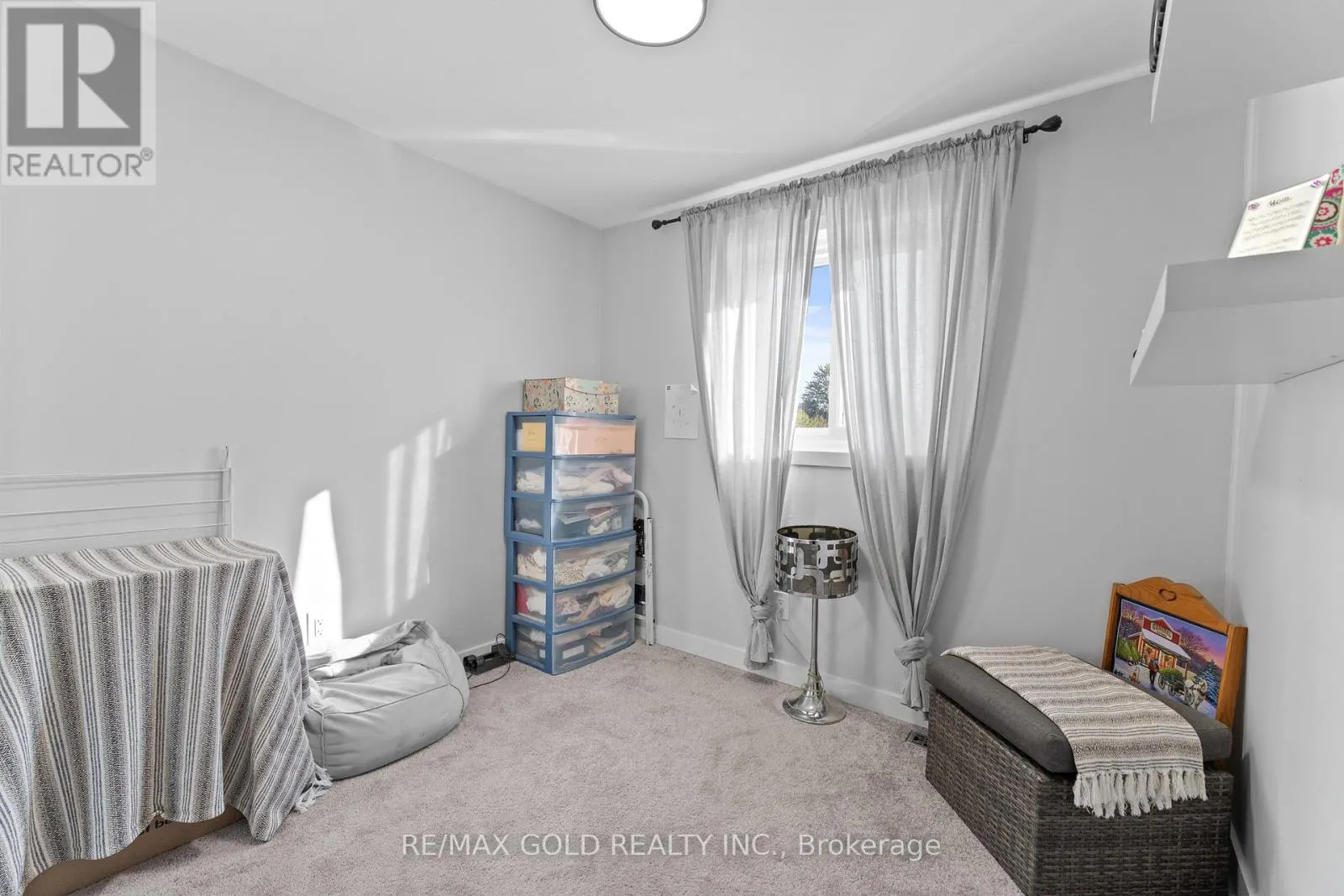 1 GREENBRIAR ROAD