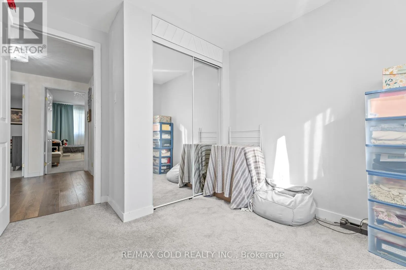 1 GREENBRIAR ROAD