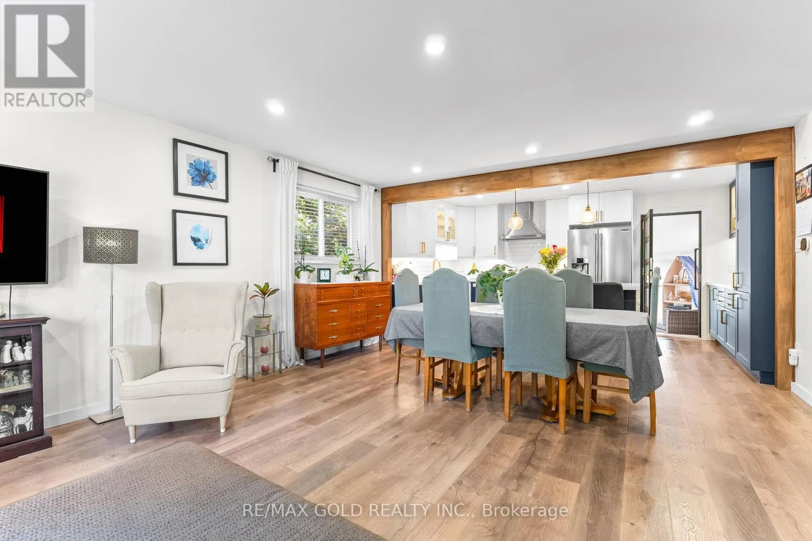 1 GREENBRIAR ROAD
