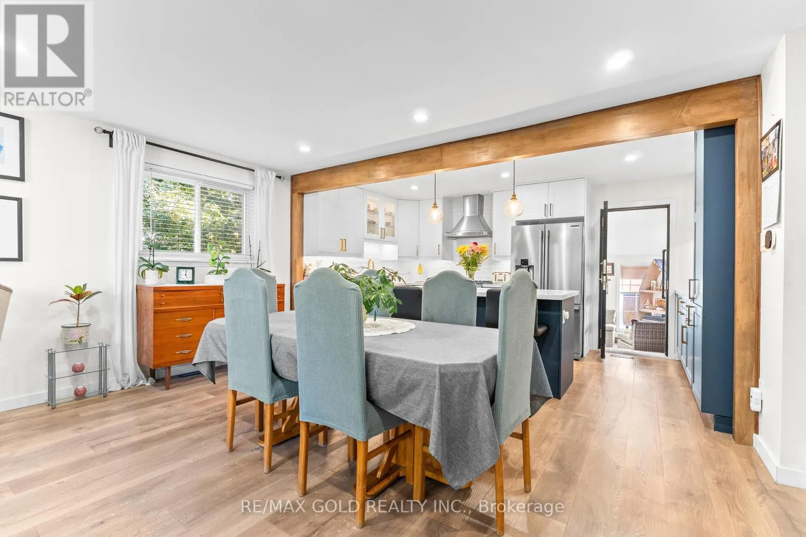 1 GREENBRIAR ROAD