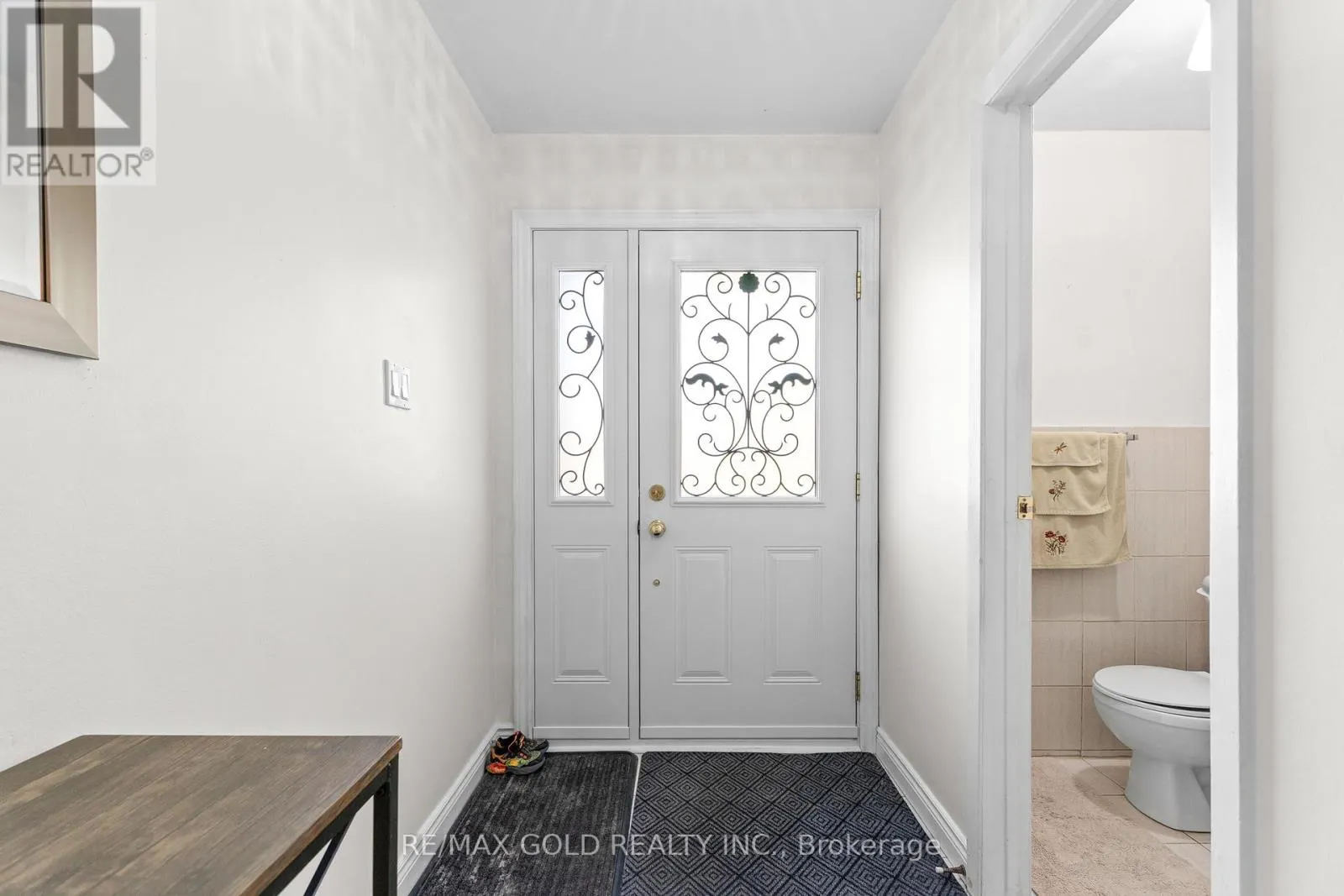 1 GREENBRIAR ROAD