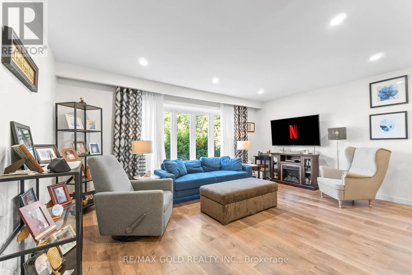 1 GREENBRIAR ROAD