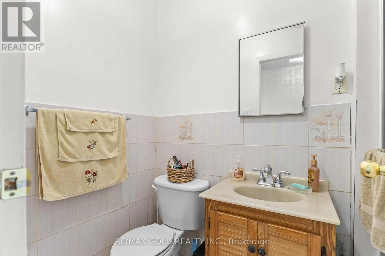 1 GREENBRIAR ROAD