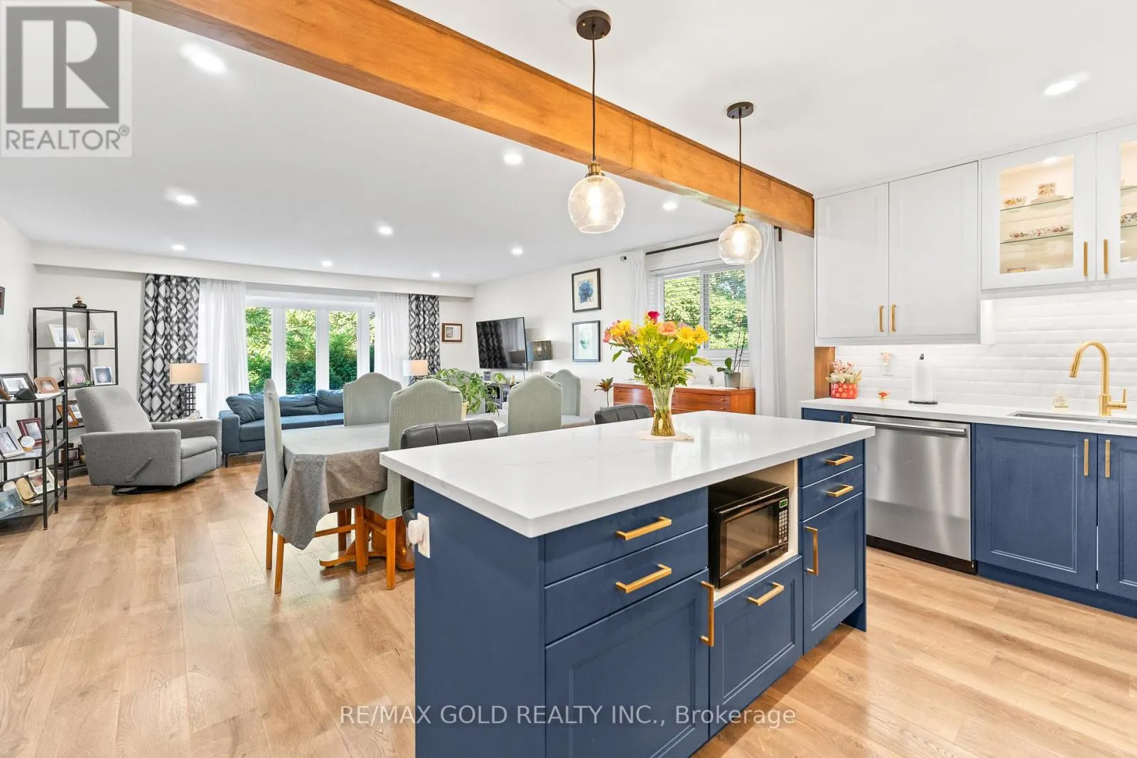 1 GREENBRIAR ROAD
