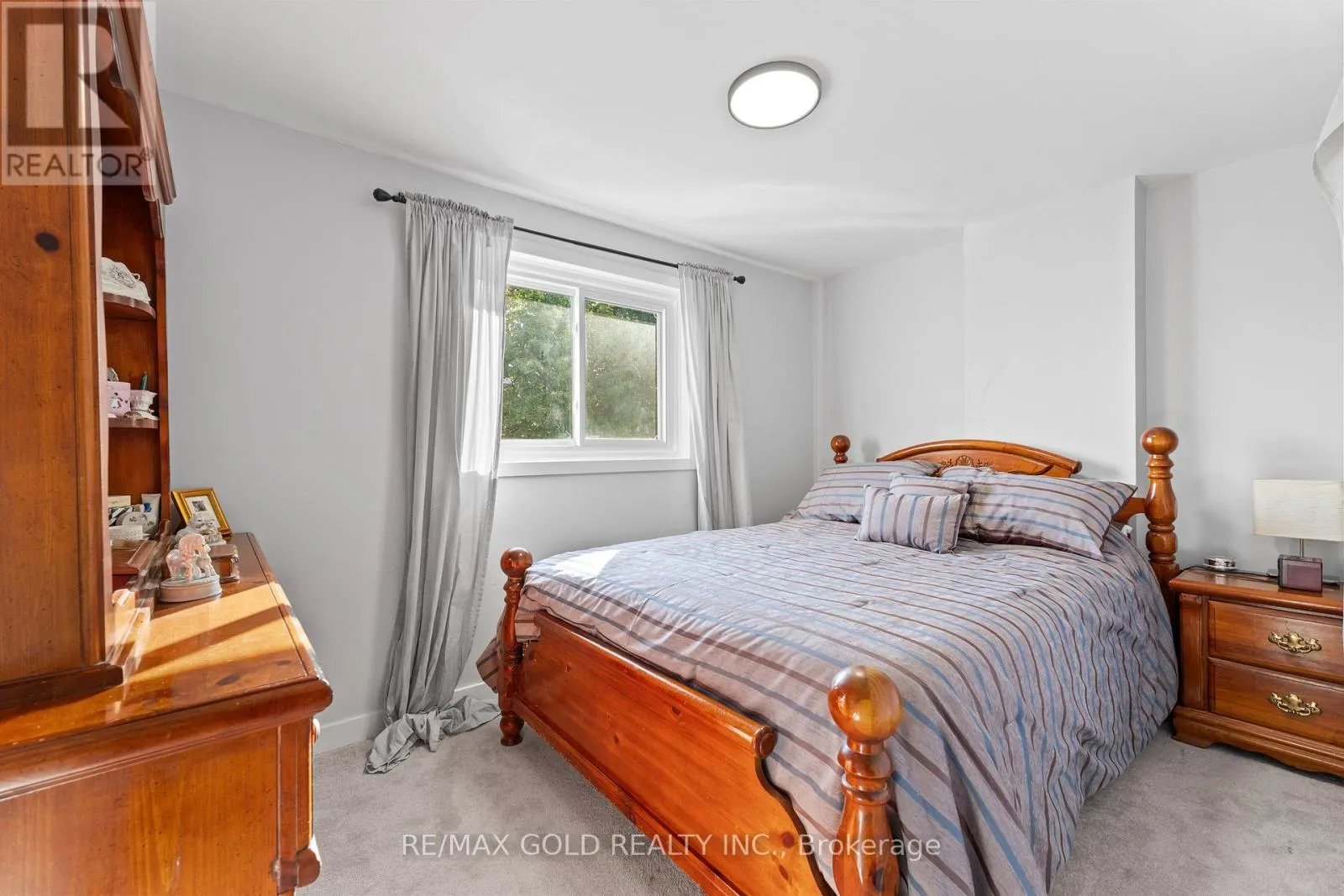 1 GREENBRIAR ROAD
