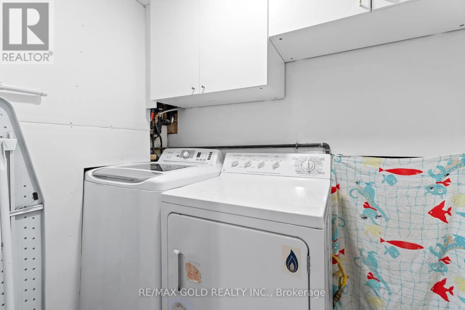1 GREENBRIAR ROAD
