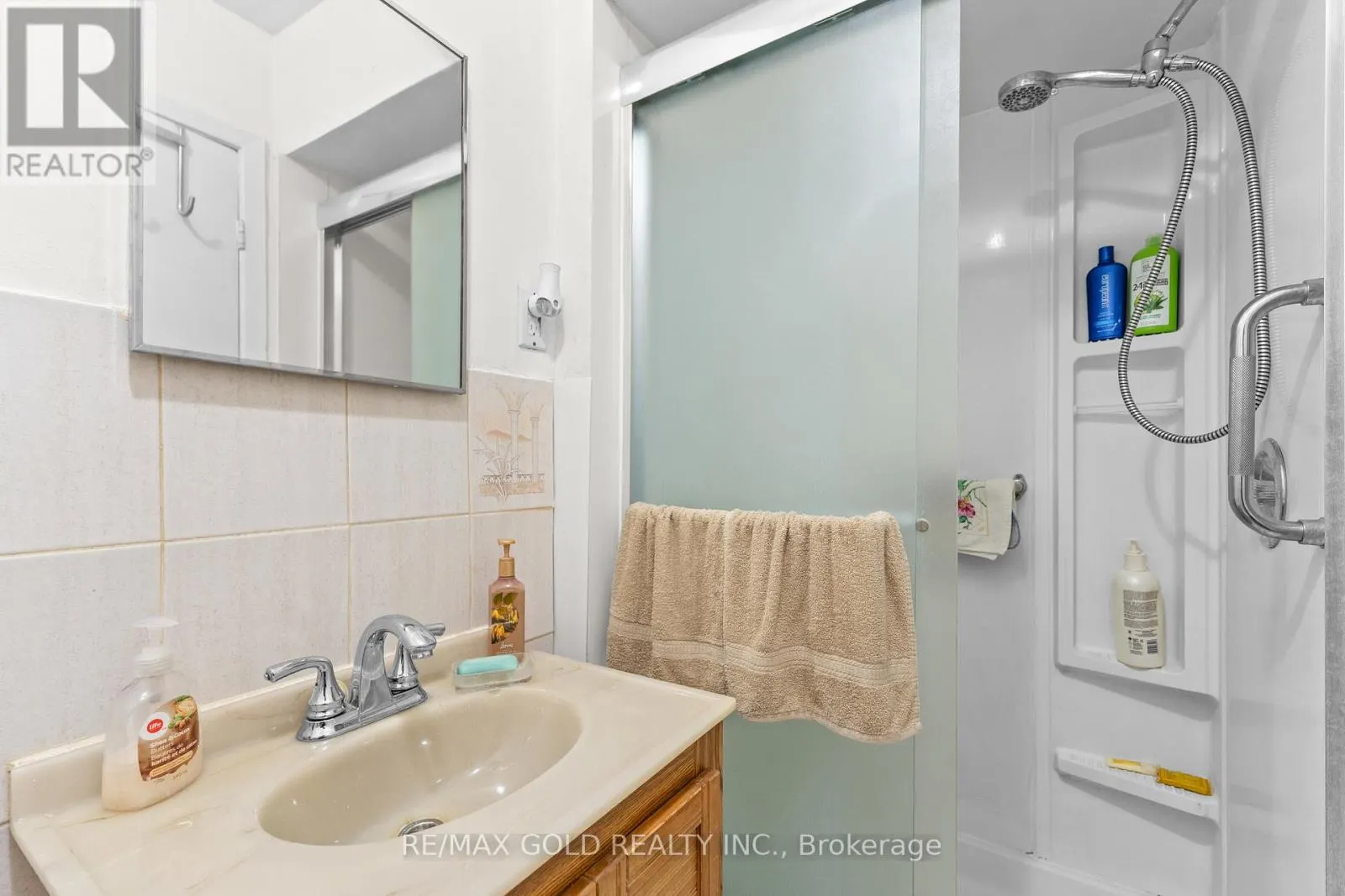1 GREENBRIAR ROAD