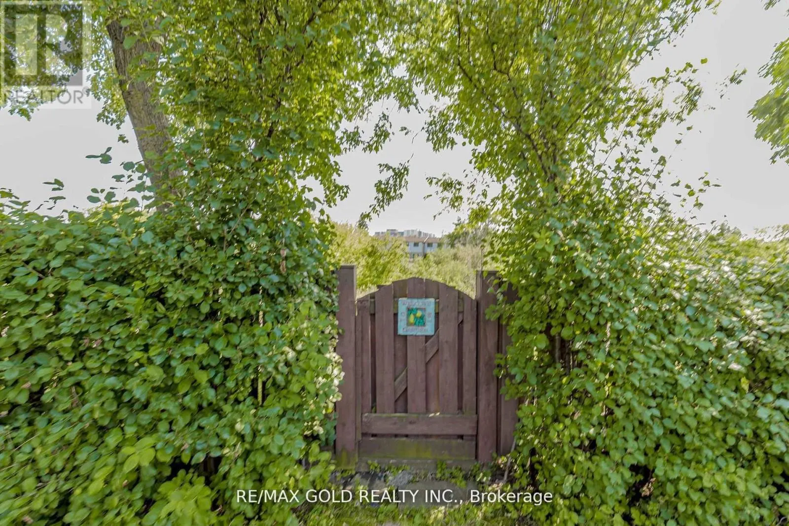 31 FALLINGDALE CRESCENT