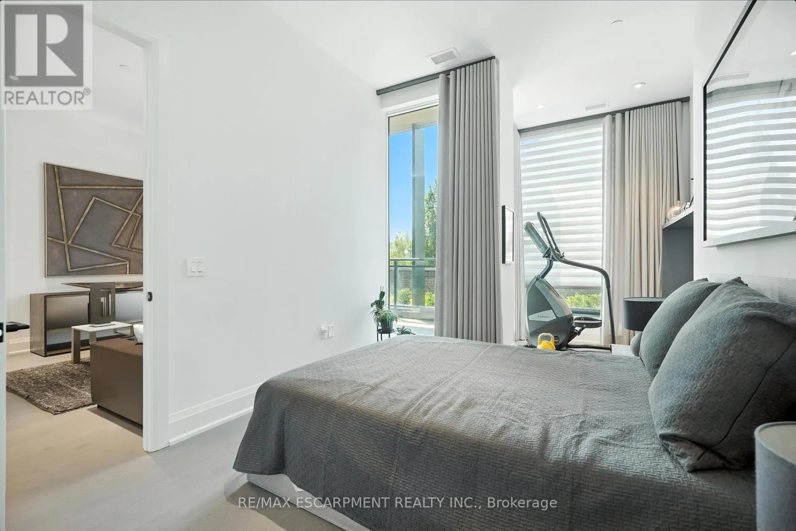 102 - 55 PORT STREET E