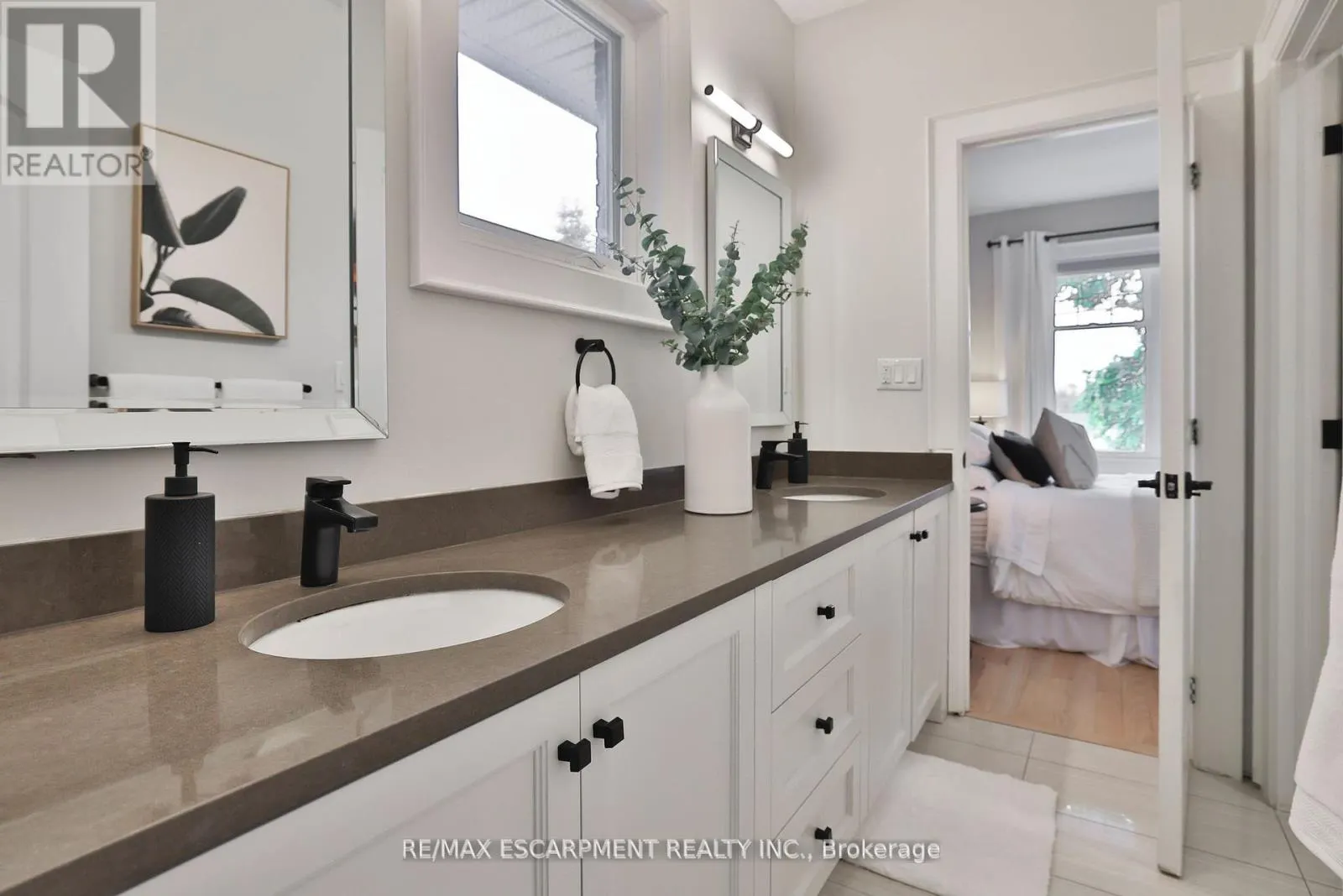43 MISSISSAUGA ROAD S