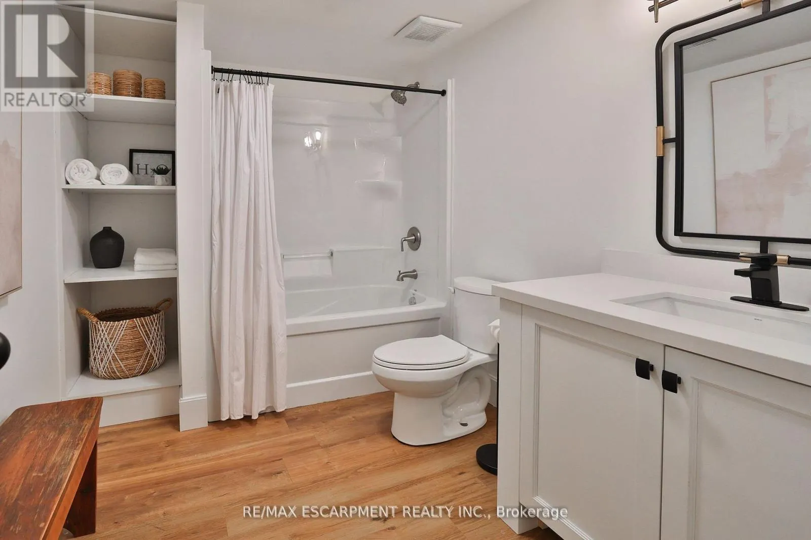 43 MISSISSAUGA ROAD S