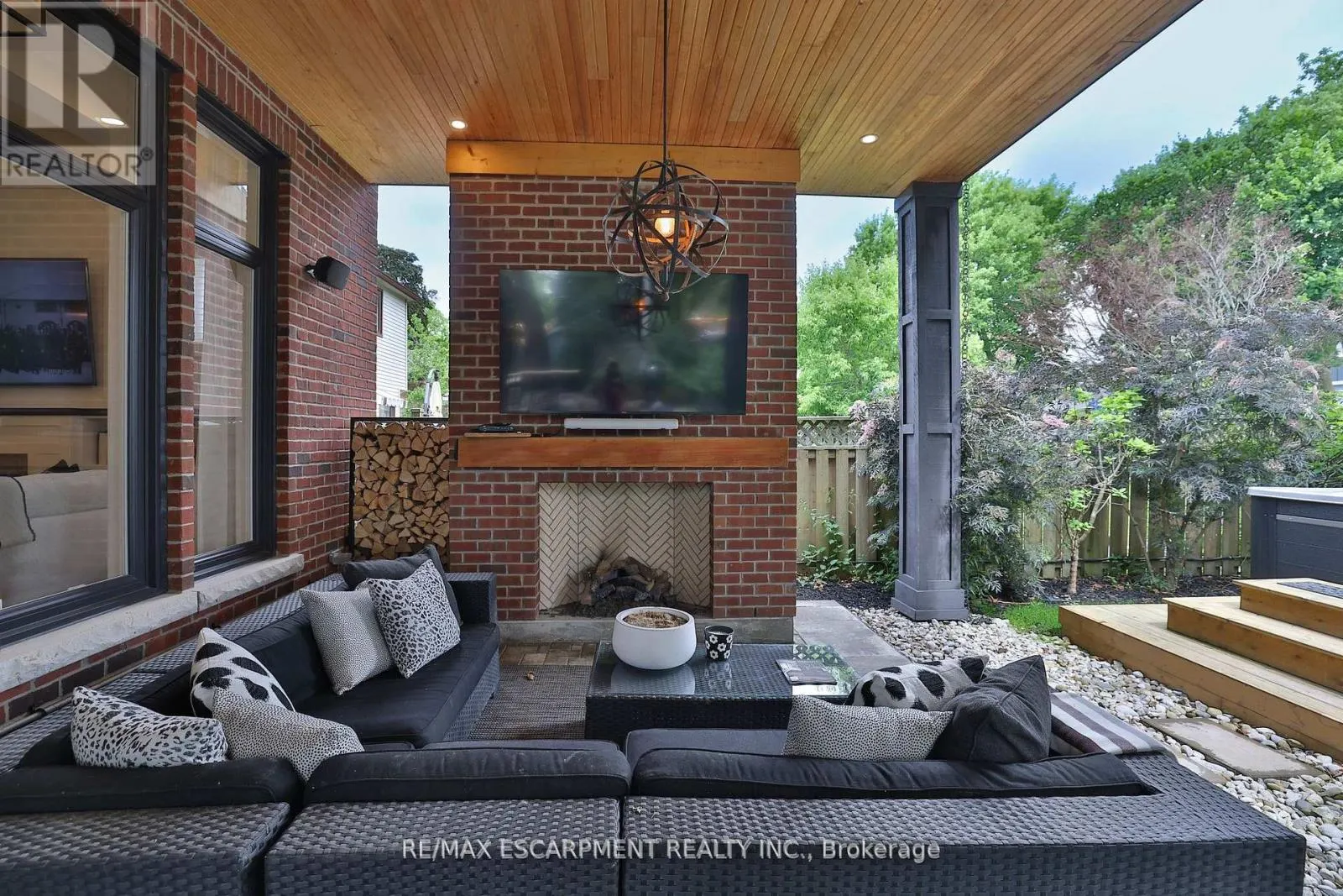 43 MISSISSAUGA ROAD S