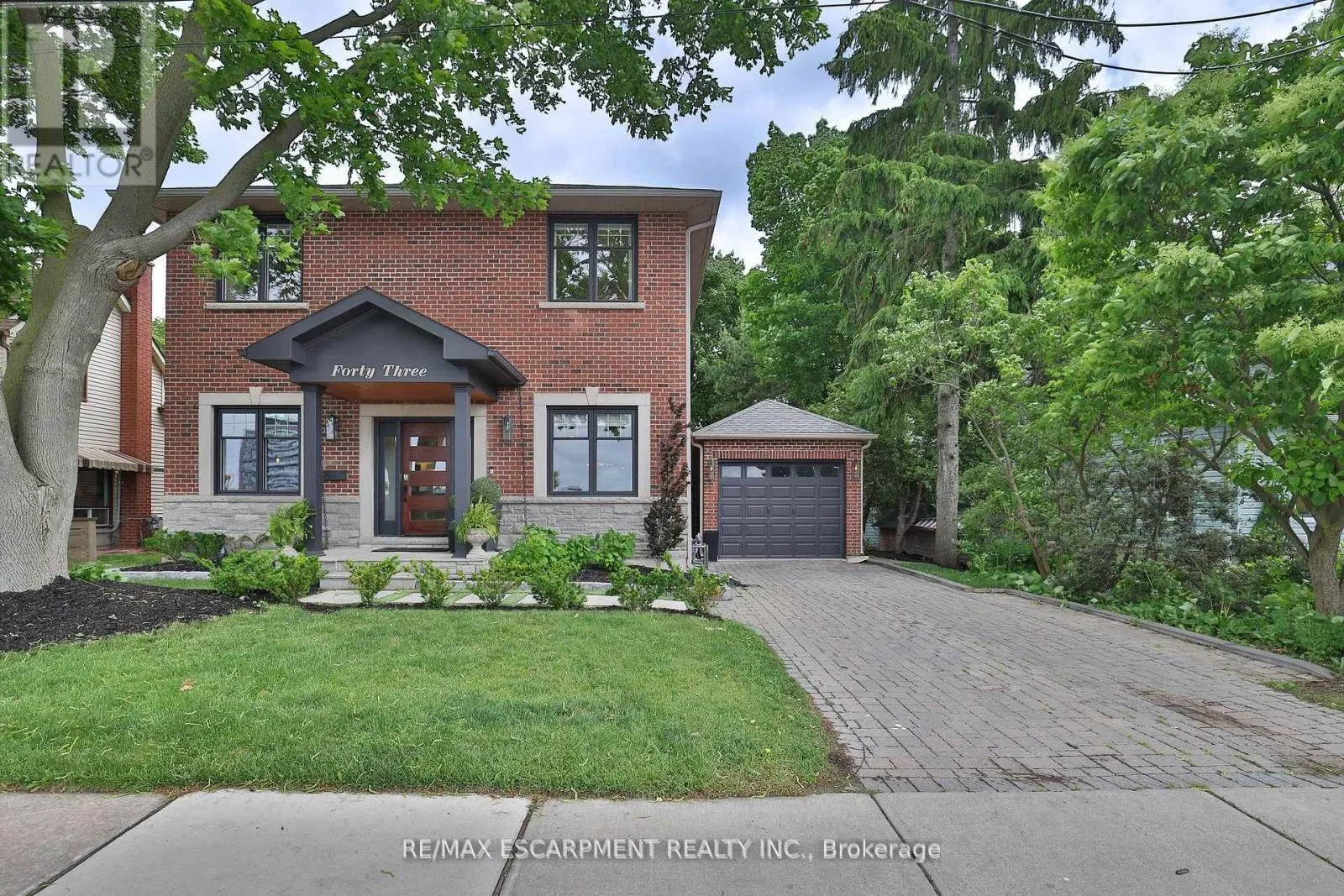 43 MISSISSAUGA ROAD S