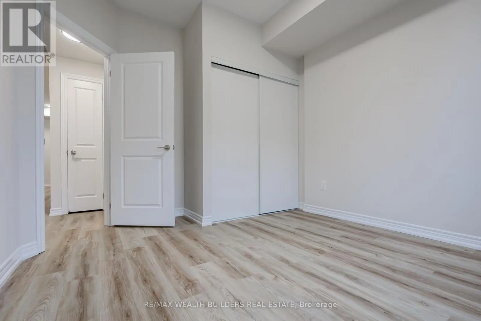 202 - 2333 SAWGRASS DRIVE