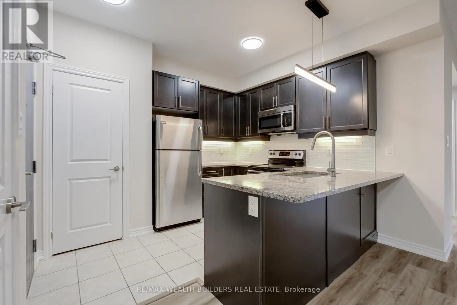 202 - 2333 SAWGRASS DRIVE