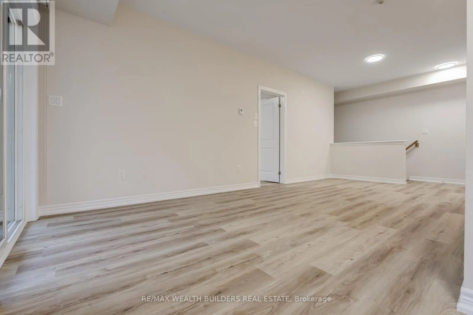 202 - 2333 SAWGRASS DRIVE