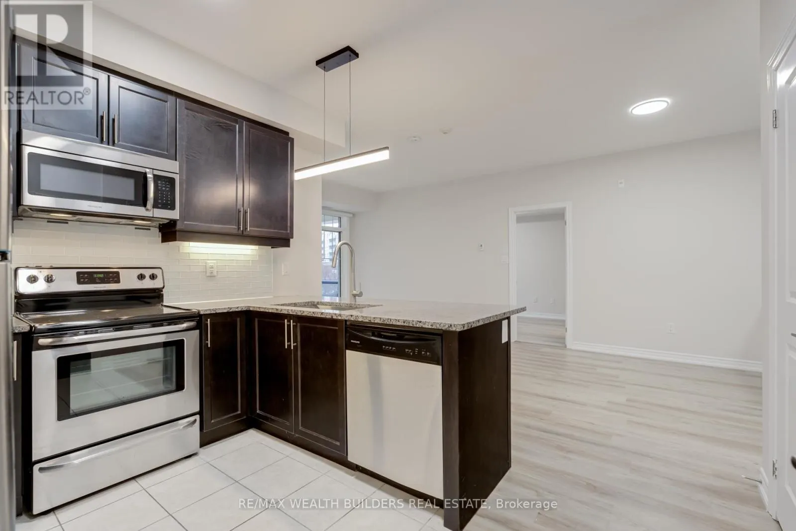 202 - 2333 SAWGRASS DRIVE