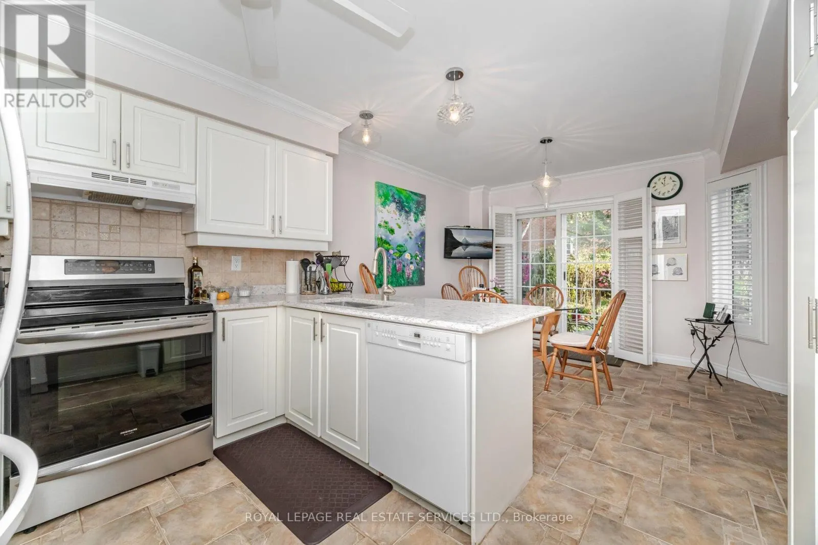28 - 2145 COUNTRY CLUB DRIVE