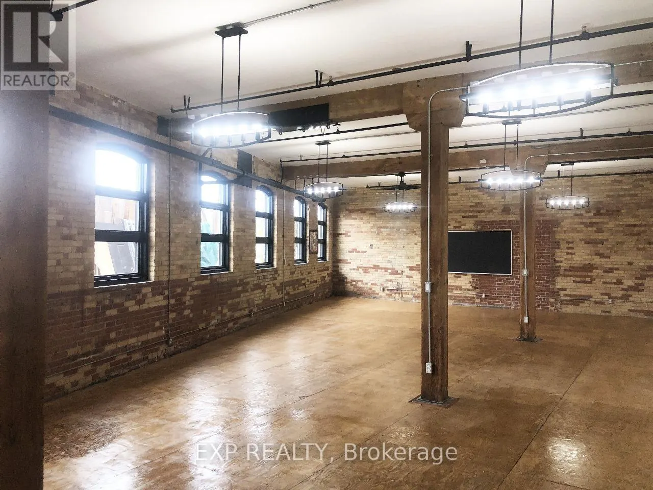 103 - 2480 DUNDAS STREET W