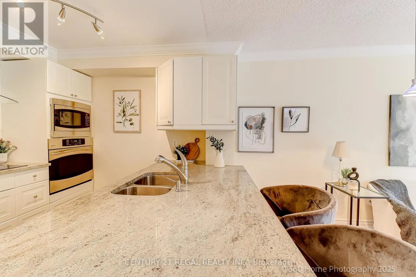308 - 2267 LAKE SHORE BOULEVARD W