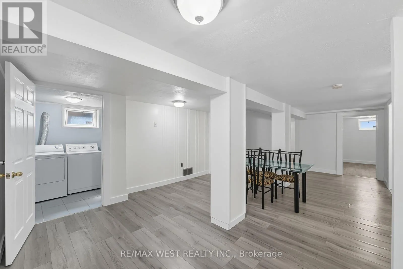 38 FELTHAM AVENUE