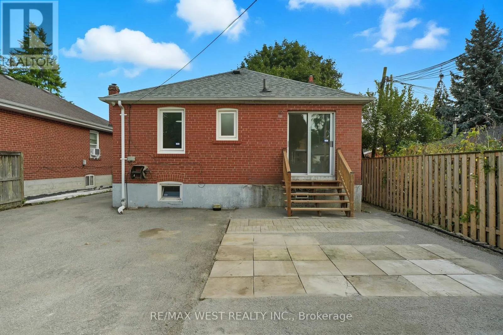 38 FELTHAM AVENUE