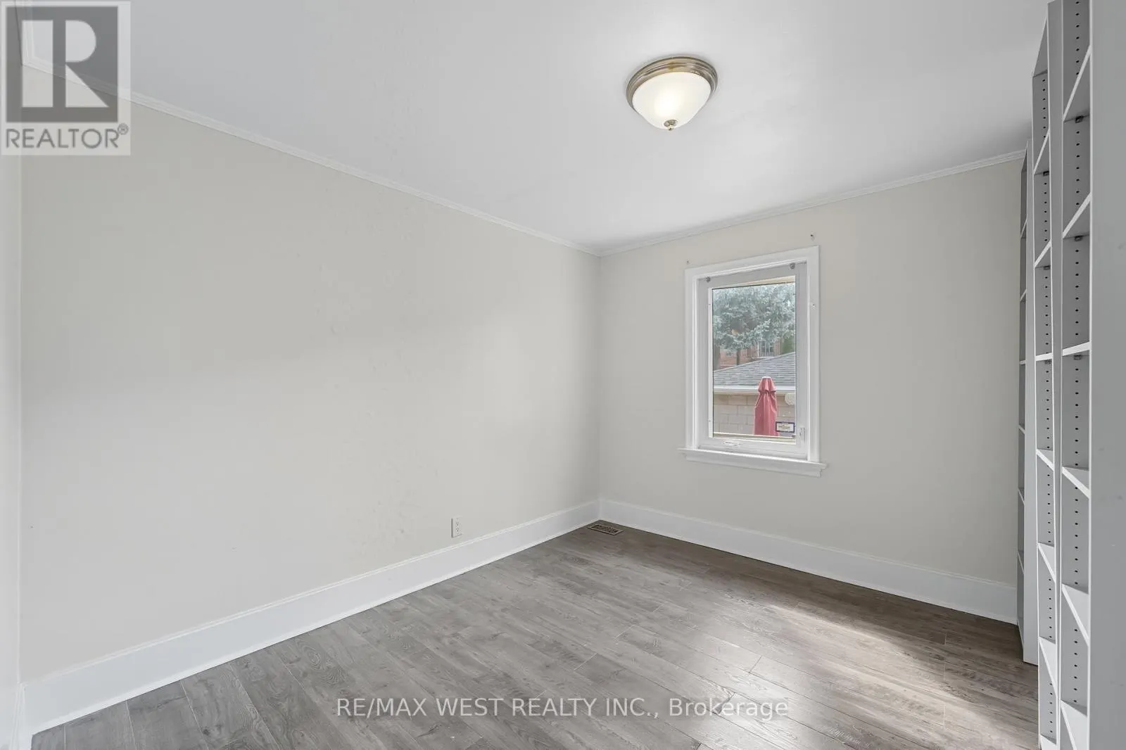 38 FELTHAM AVENUE