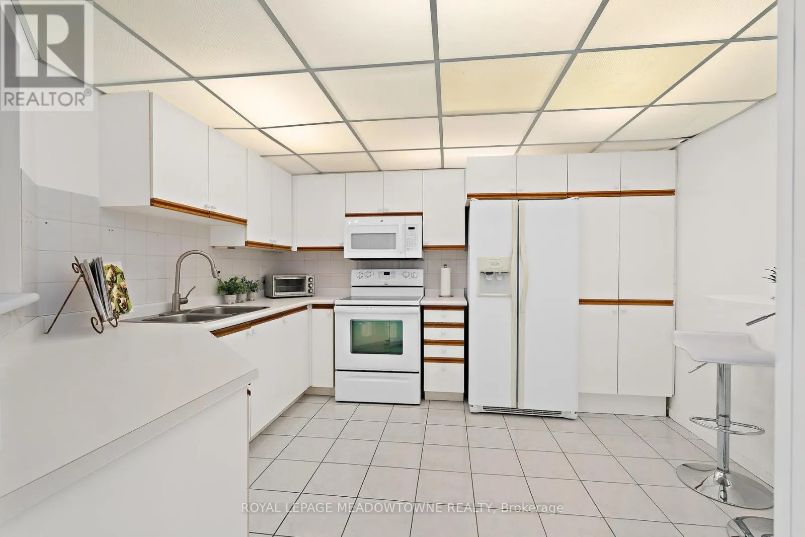 1708 - 20 MCFARLANE DRIVE