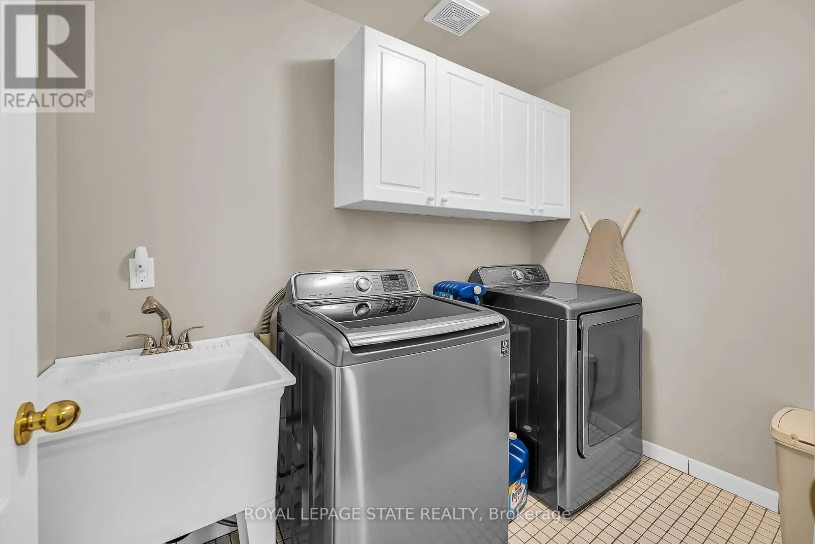 2371 PATHFINDER DRIVE