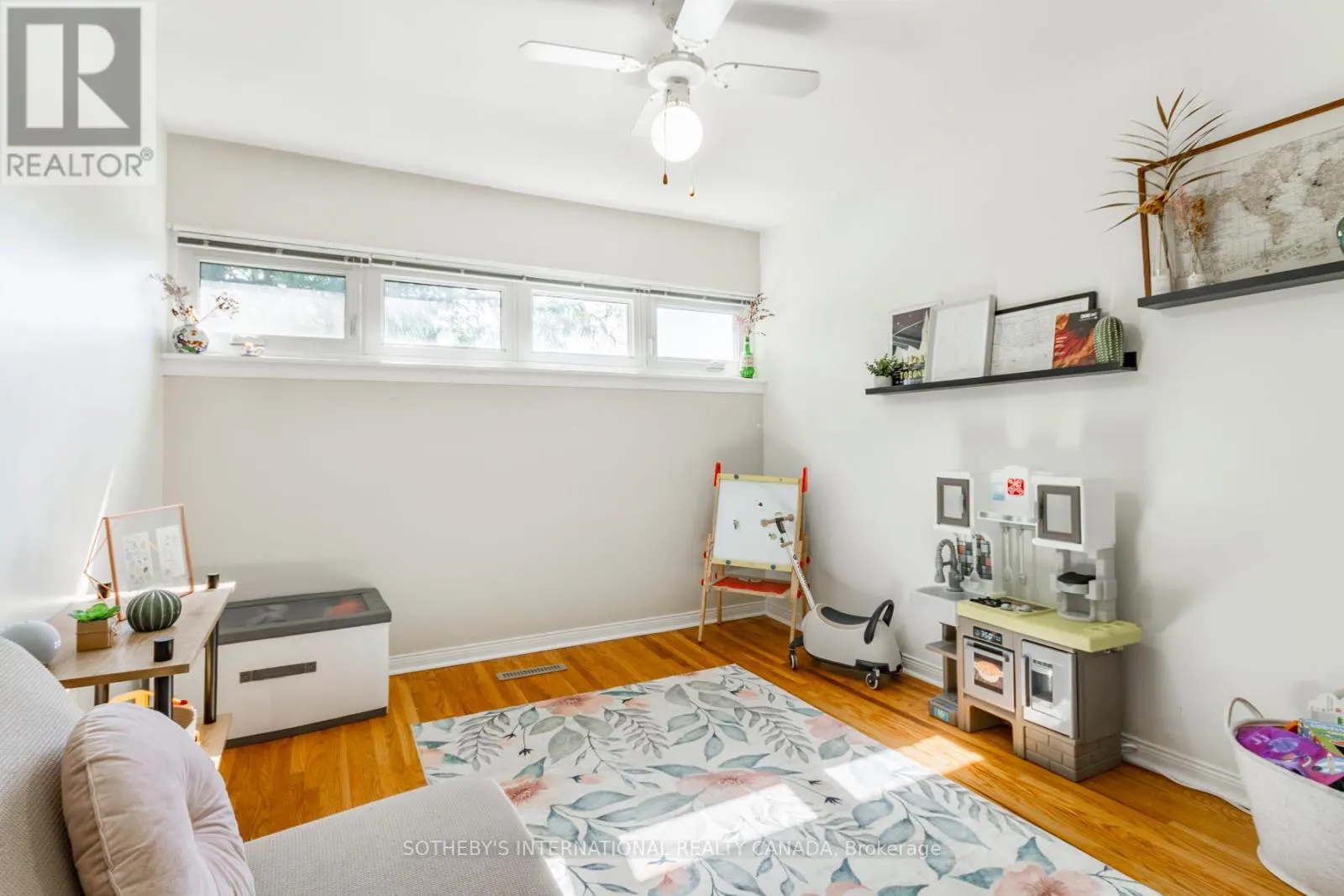 32 - 51 BROADFIELD DRIVE