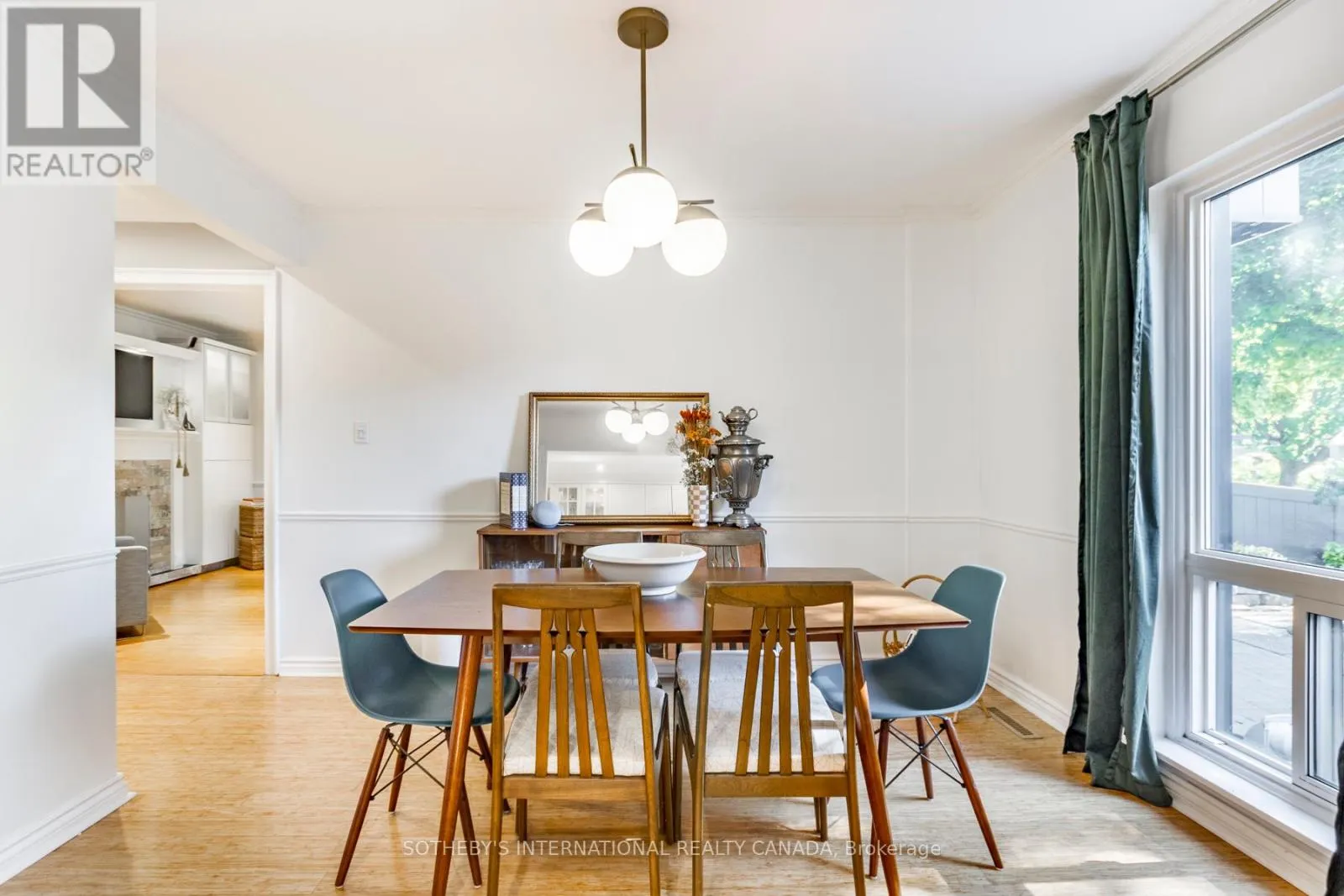 32 - 51 BROADFIELD DRIVE
