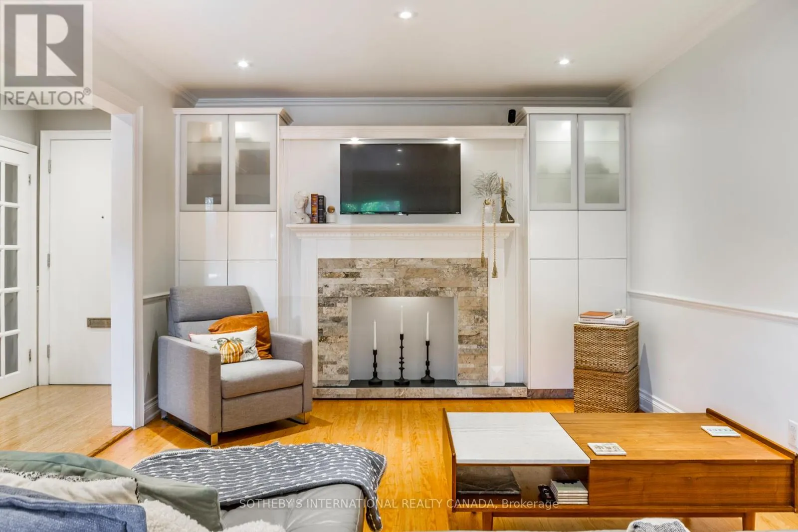 32 - 51 BROADFIELD DRIVE