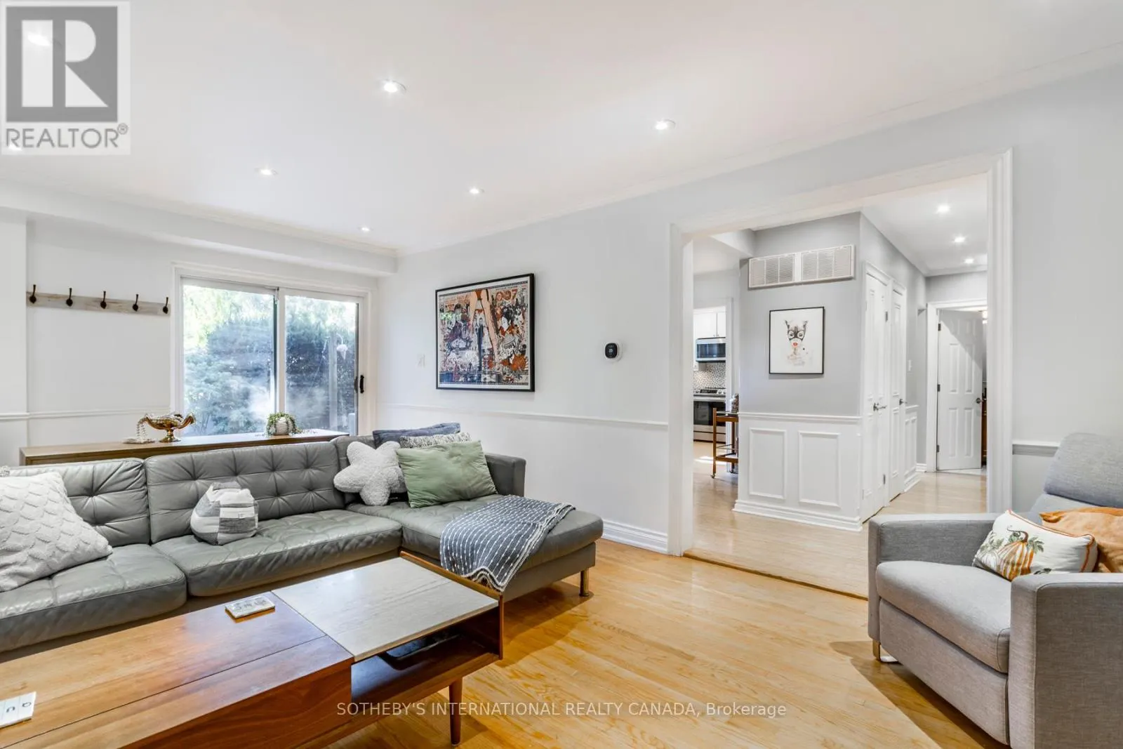 32 - 51 BROADFIELD DRIVE