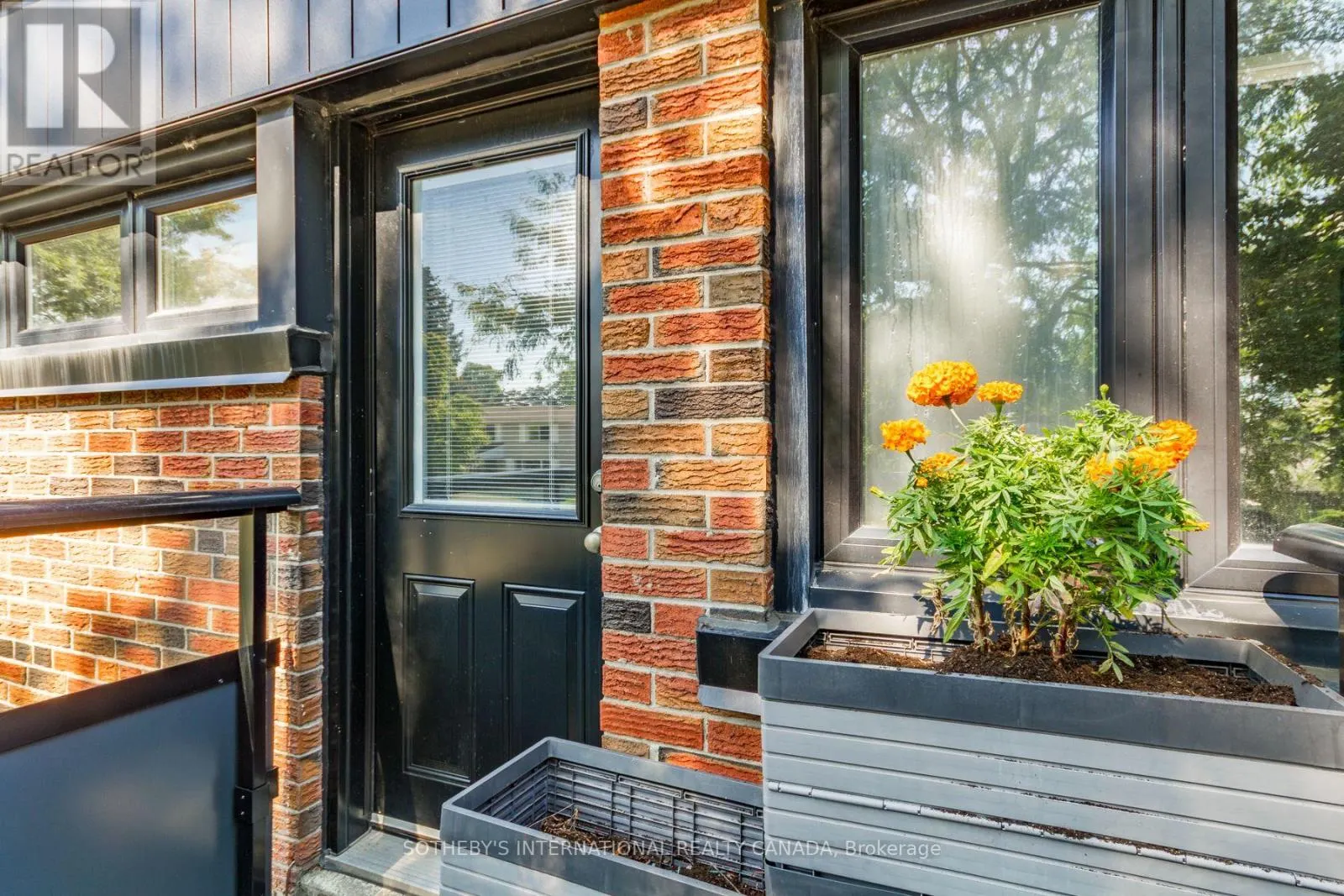 32 - 51 BROADFIELD DRIVE