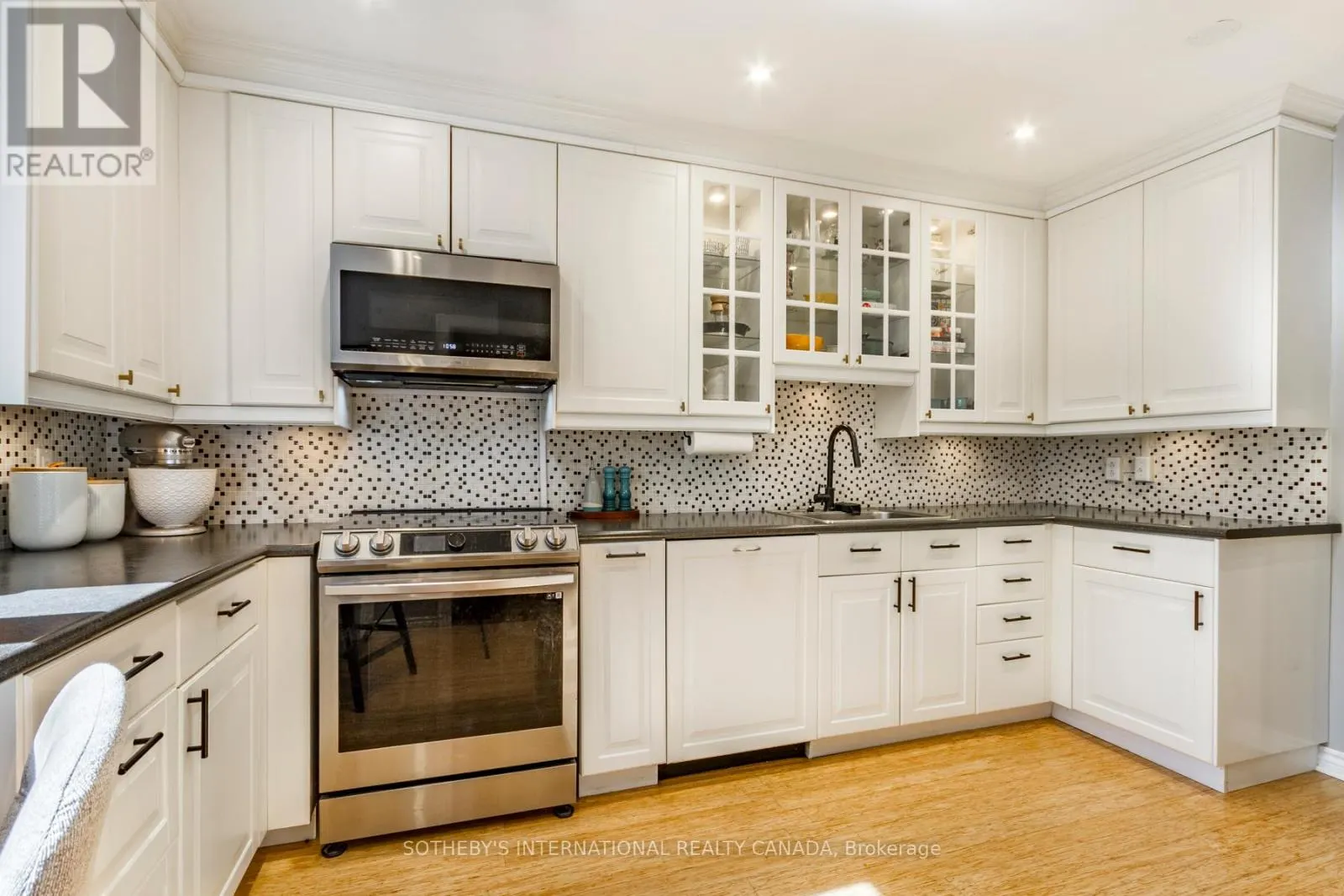 32 - 51 BROADFIELD DRIVE