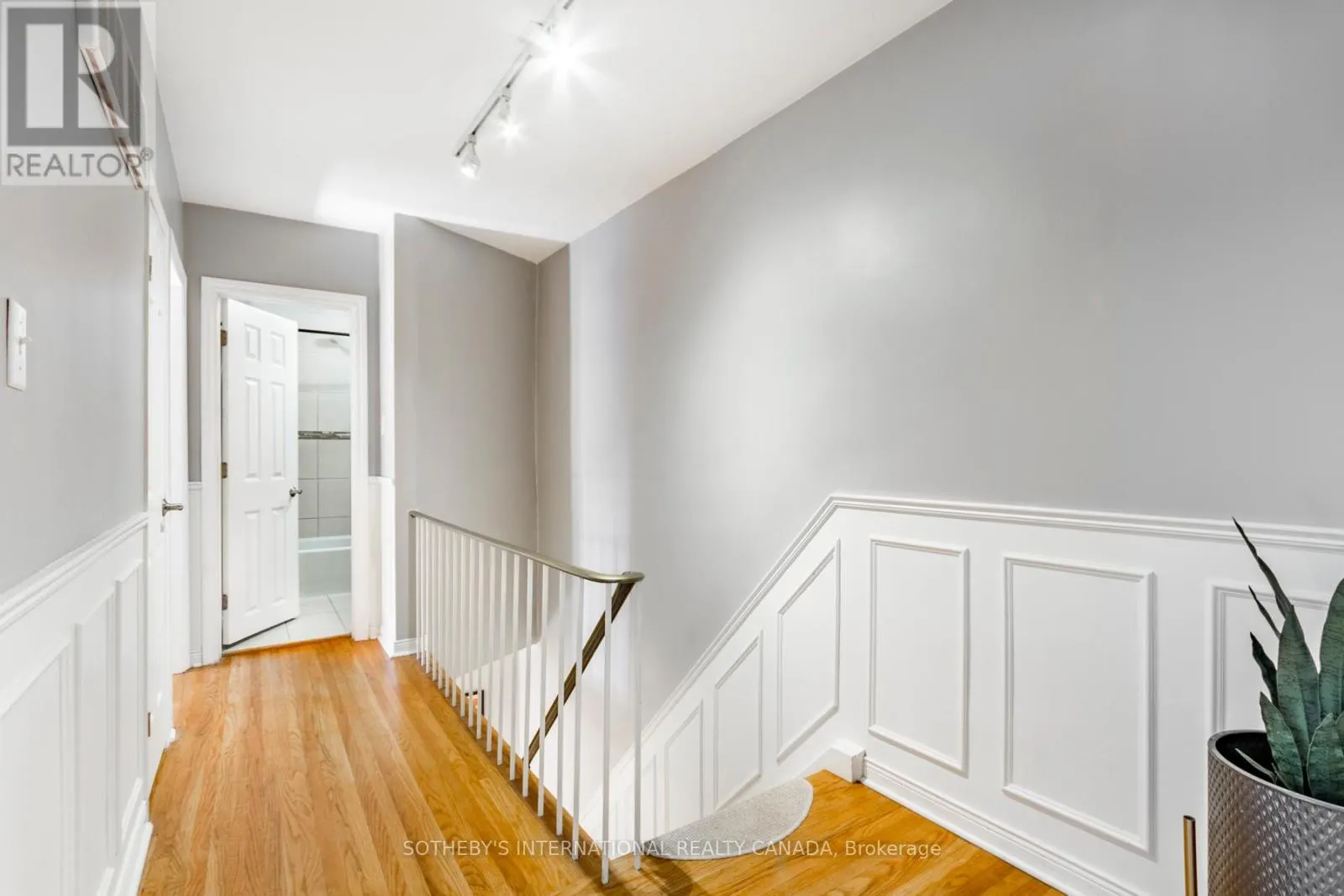 32 - 51 BROADFIELD DRIVE