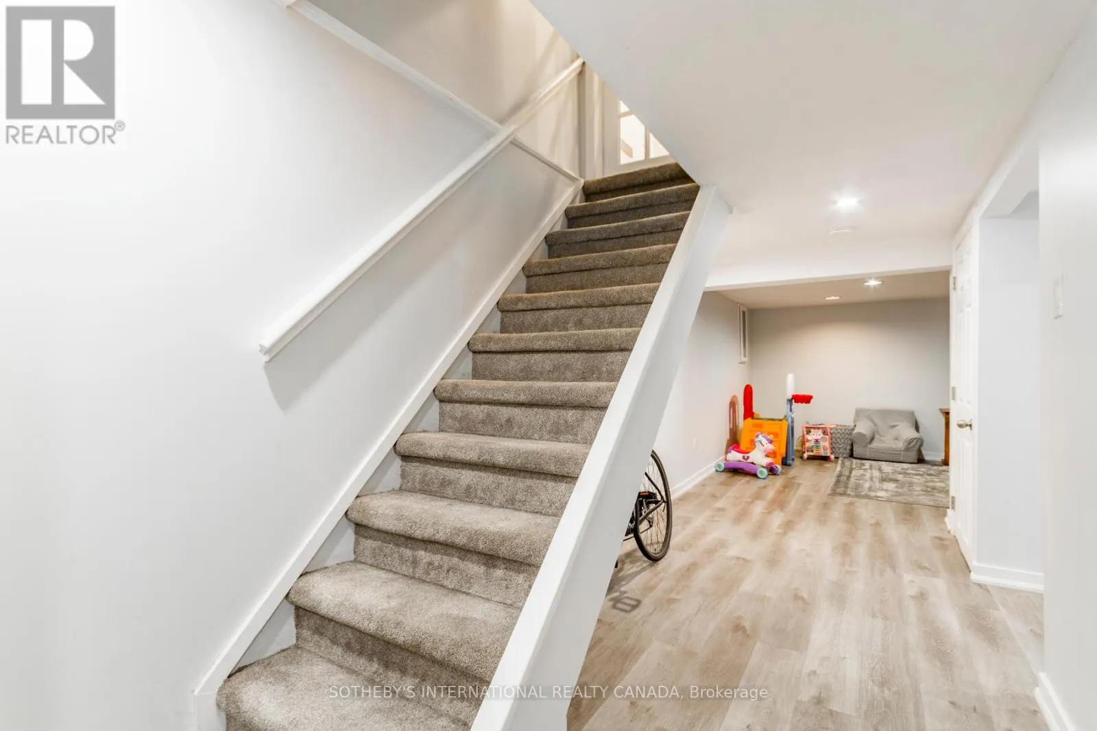 32 - 51 BROADFIELD DRIVE