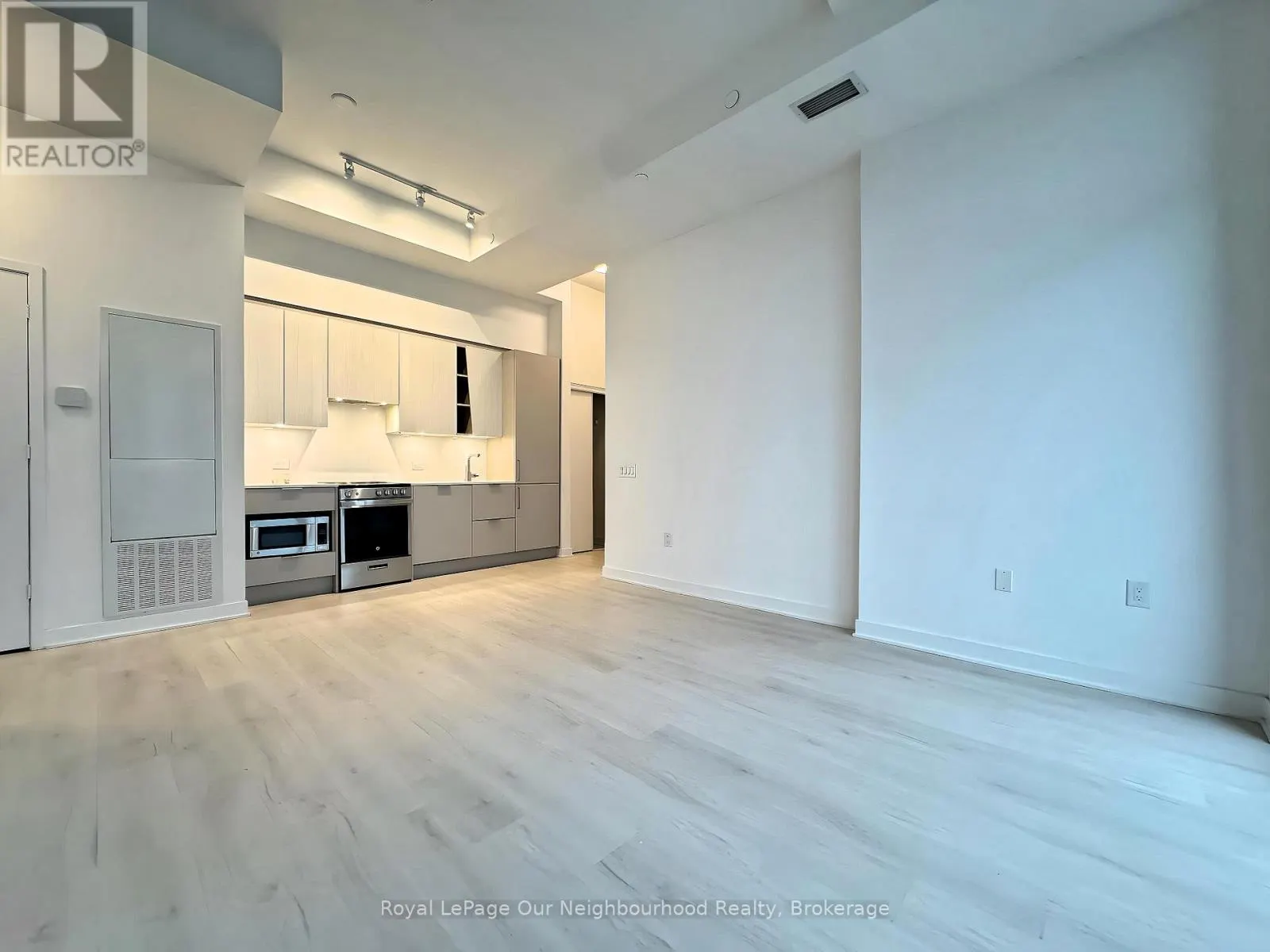 2405 - 3900 CONFEDERATION PARKWAY, #2405