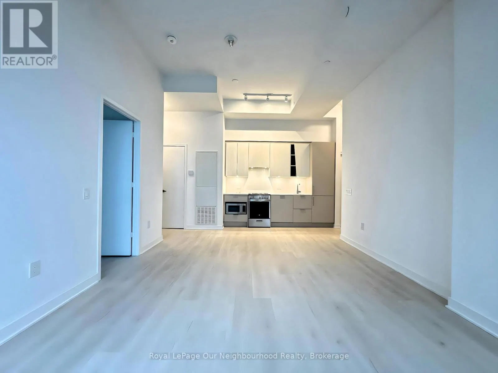 2405 - 3900 CONFEDERATION PARKWAY, #2405