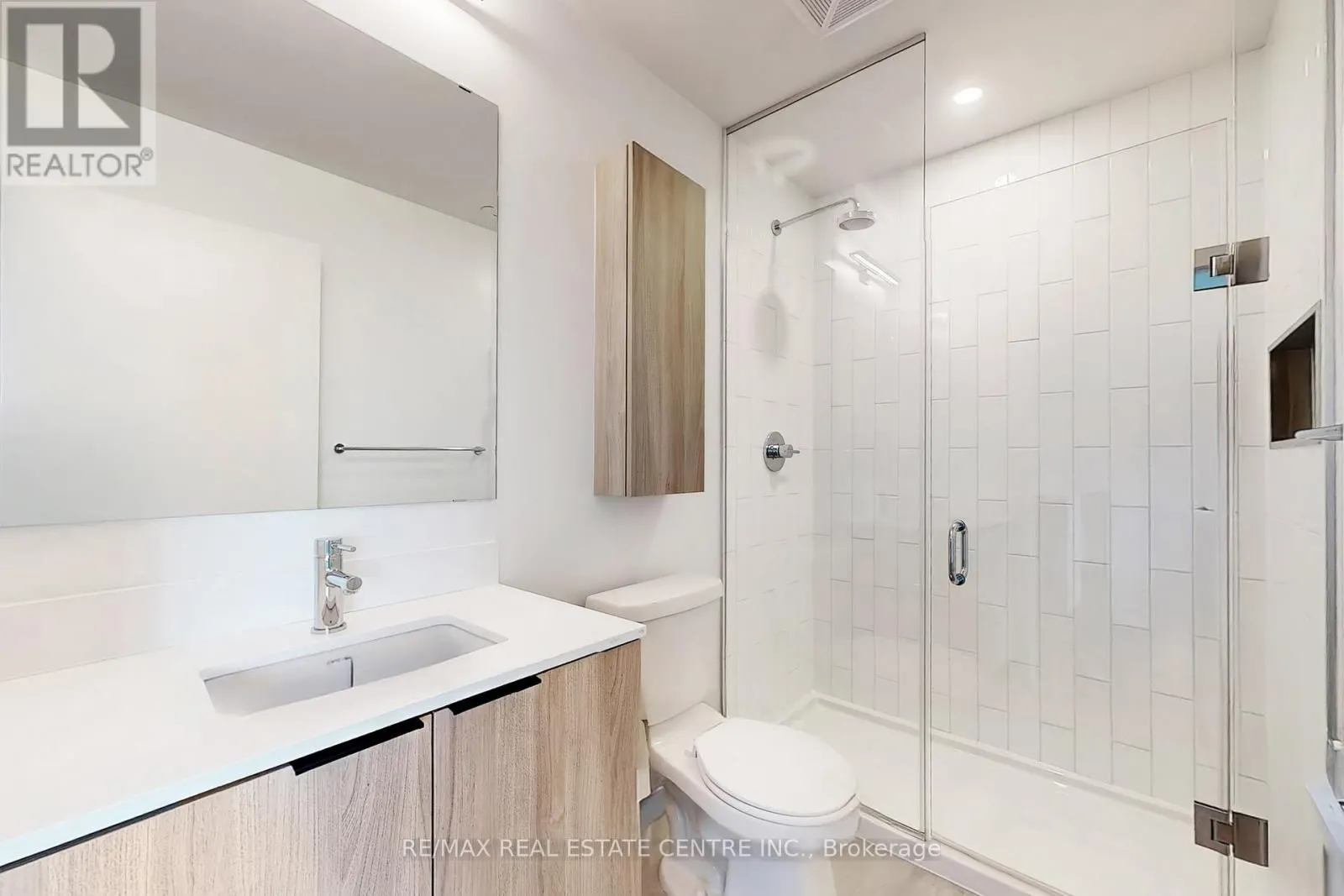 922 - 2485 EGLINTON AVENUE W