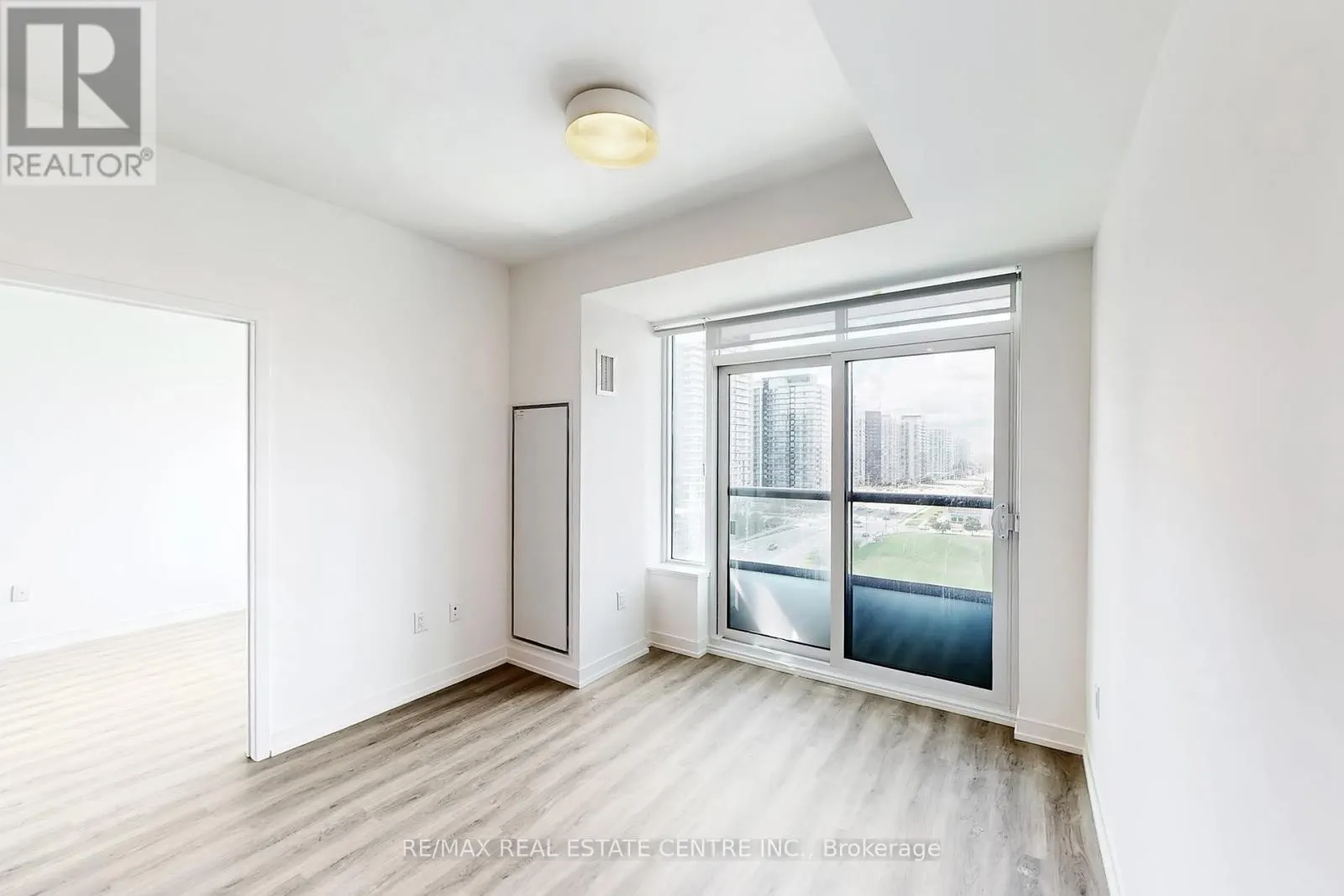 922 - 2485 EGLINTON AVENUE W
