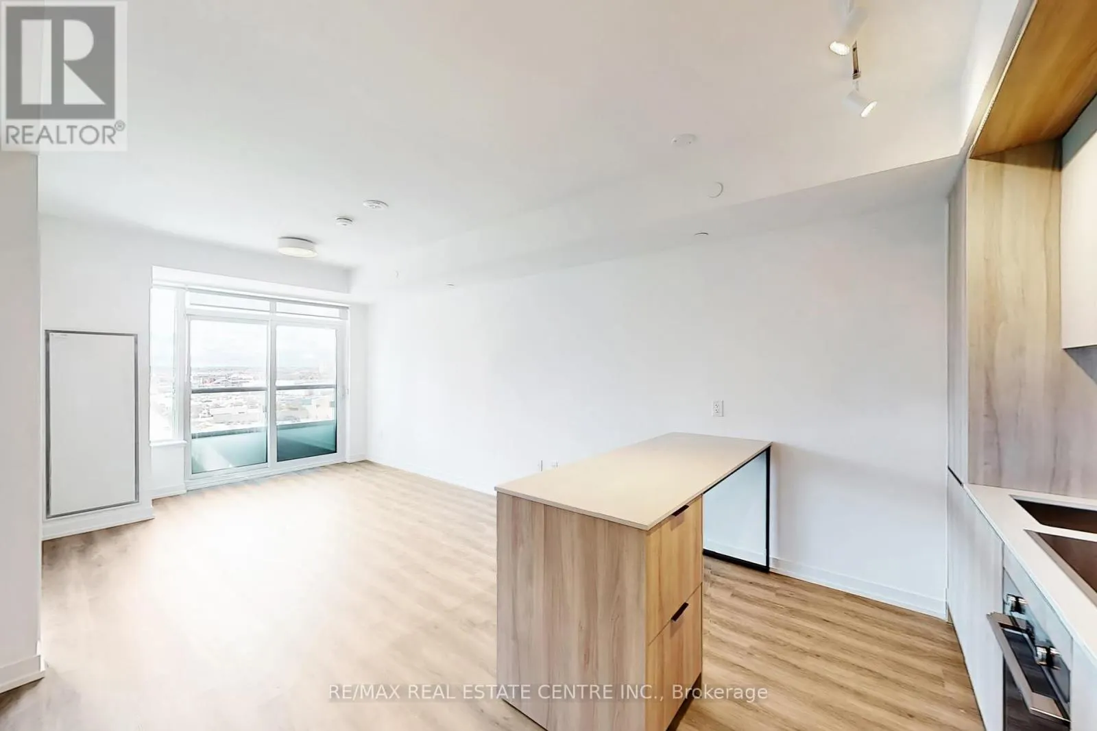 922 - 2485 EGLINTON AVENUE W