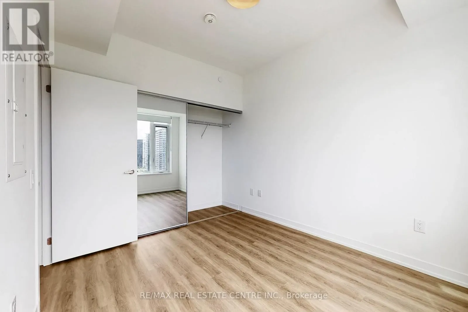 922 - 2485 EGLINTON AVENUE W