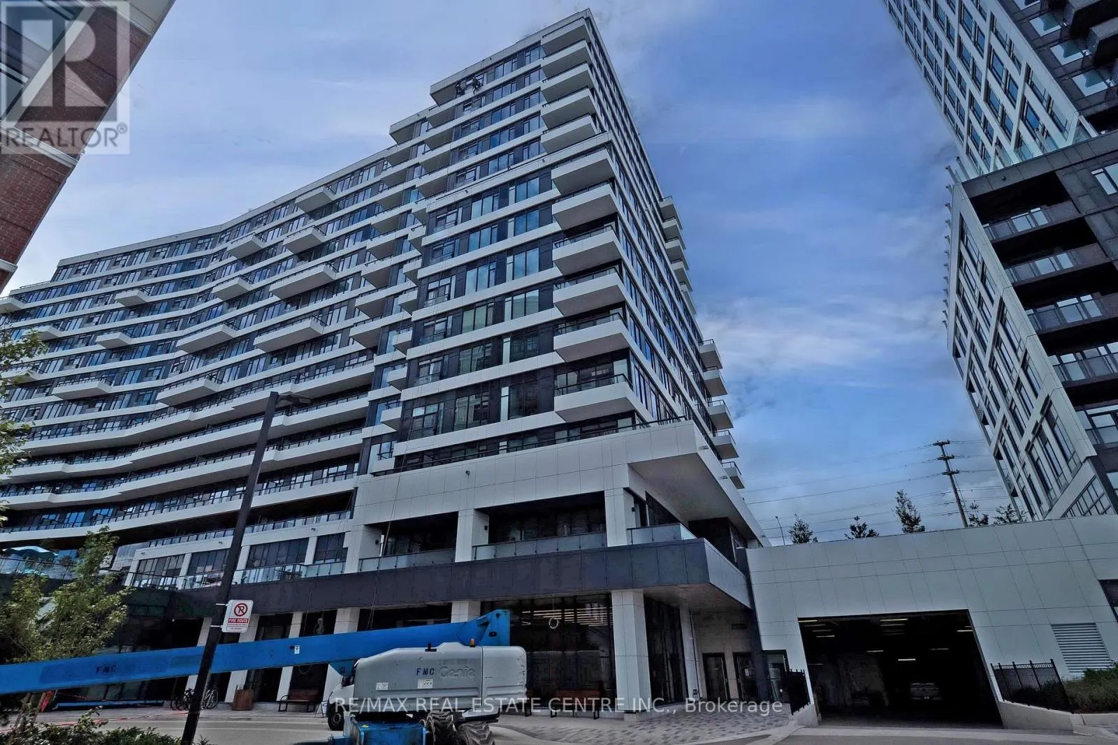 922 - 2485 EGLINTON AVENUE W