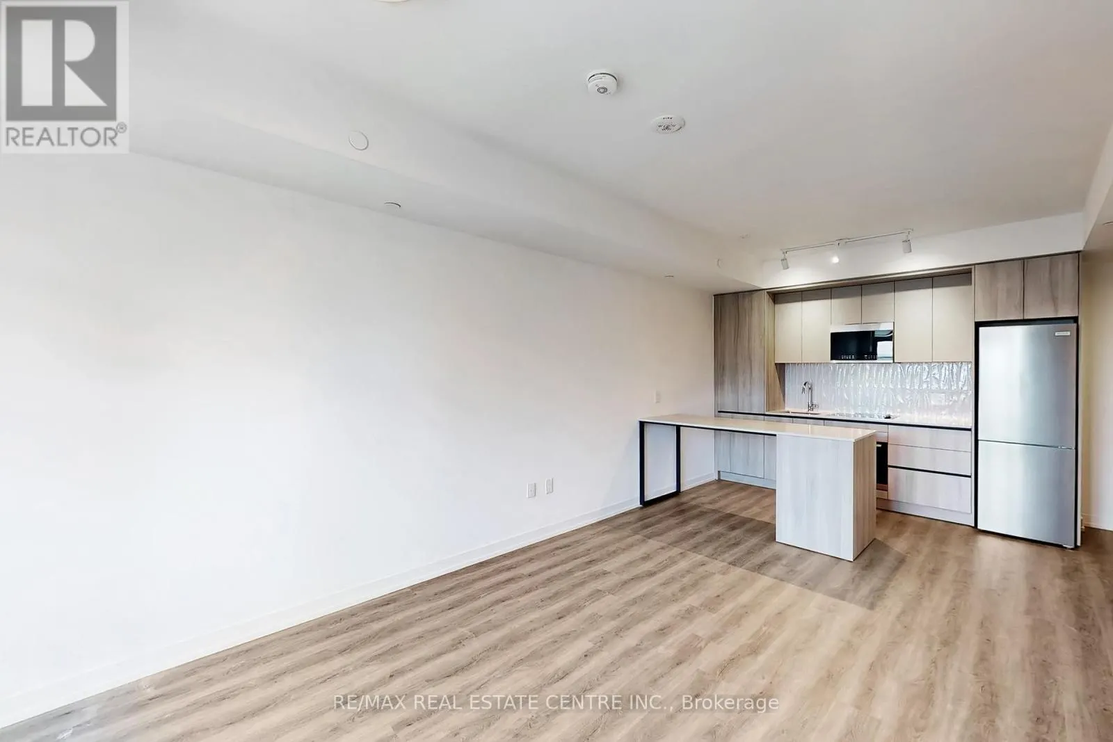 922 - 2485 EGLINTON AVENUE W
