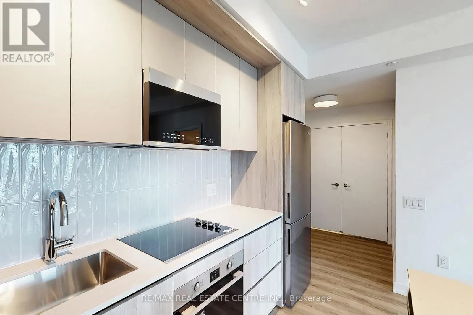922 - 2485 EGLINTON AVENUE W