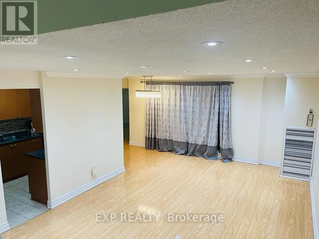 330 - 3025 THE CREDIT WOODLANDS ROAD