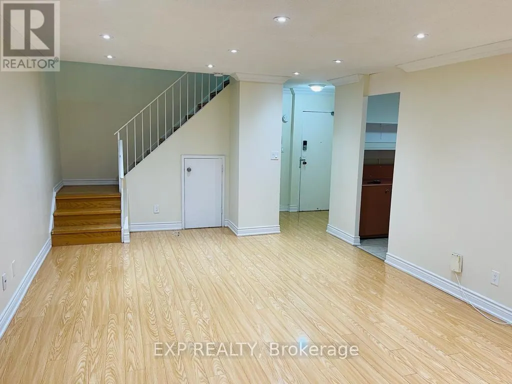 330 - 3025 THE CREDIT WOODLANDS ROAD