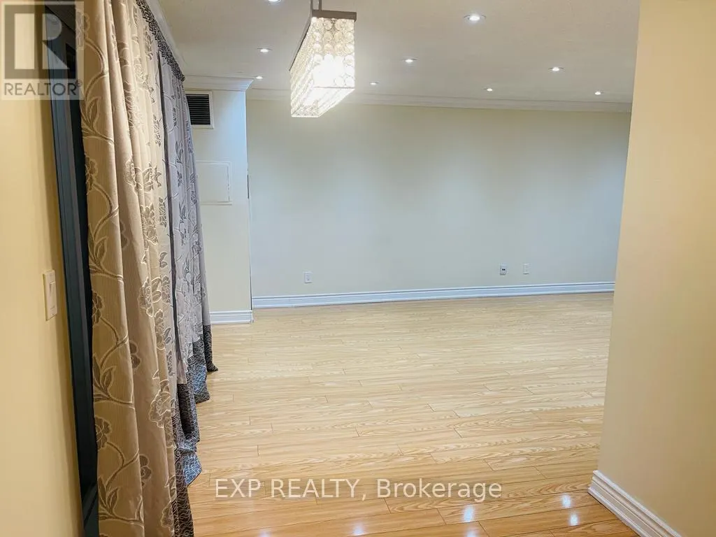 330 - 3025 THE CREDIT WOODLANDS ROAD