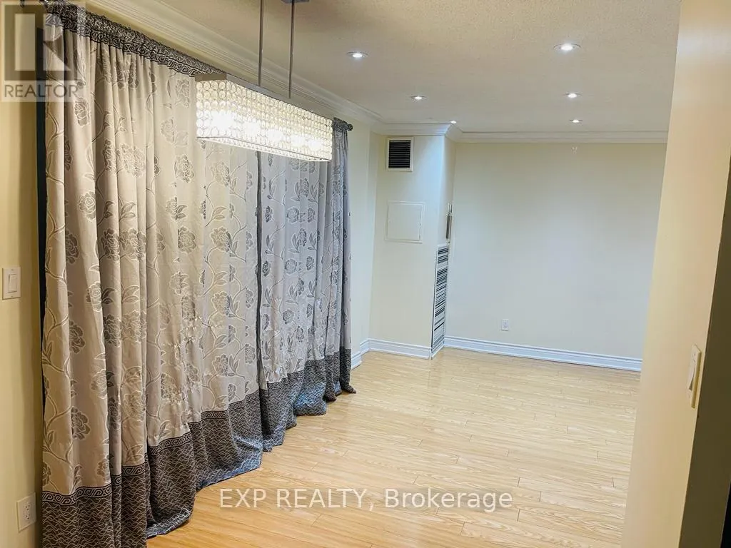 330 - 3025 THE CREDIT WOODLANDS ROAD